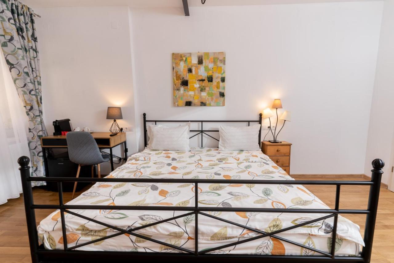 Downtown Apartment *